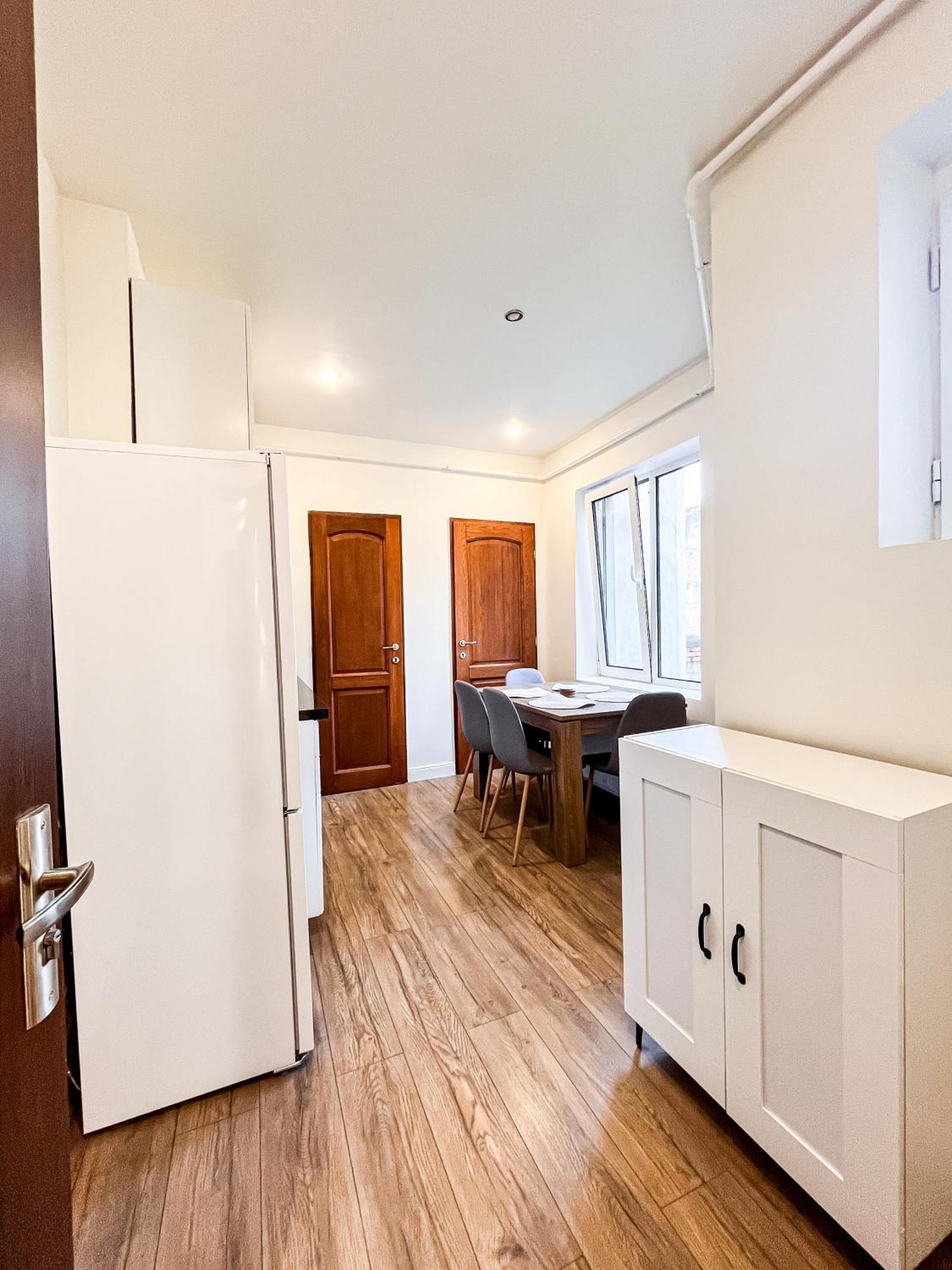 La Teatru - 2Bd Apartment Near Theatre And Old Town Brasov Ngoại thất bức ảnh