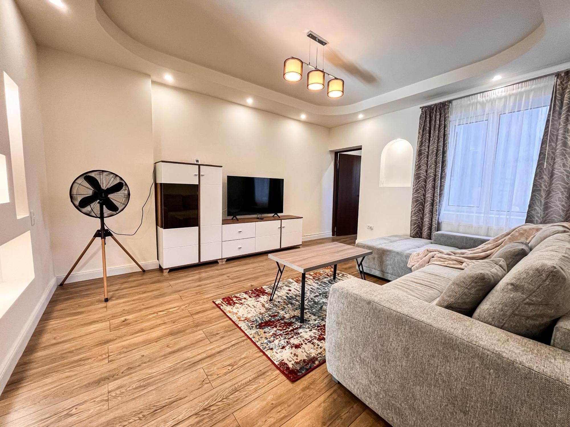 La Teatru - 2Bd Apartment Near Theatre And Old Town Brasov Ngoại thất bức ảnh